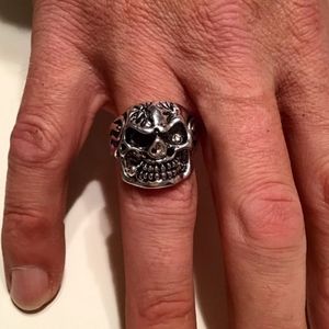 SKULL MEN’S BITE THE BULLET RING Free Shipping